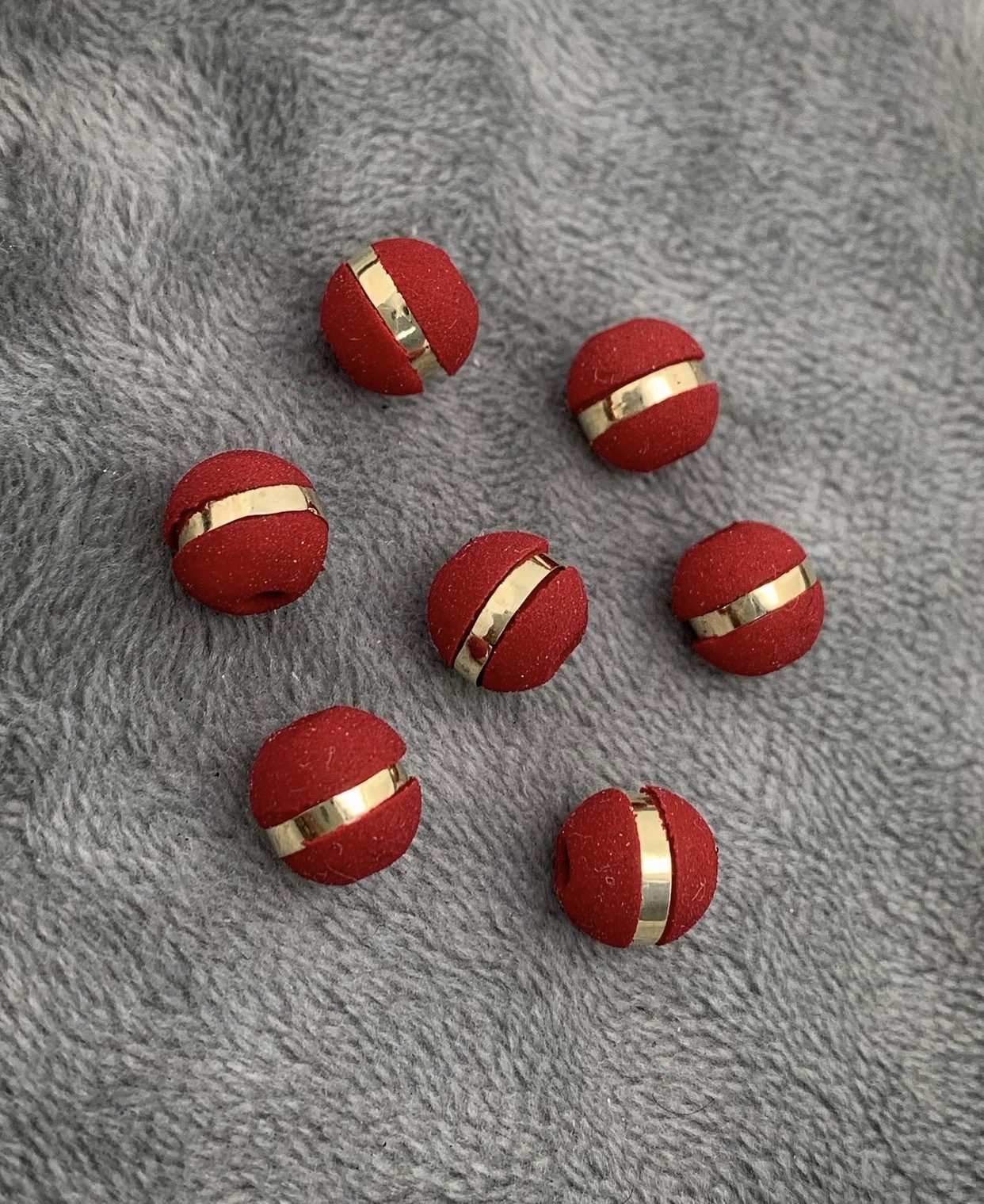 Neoros rojos 8mm 1 raya Oro Amarillo (Joya) B